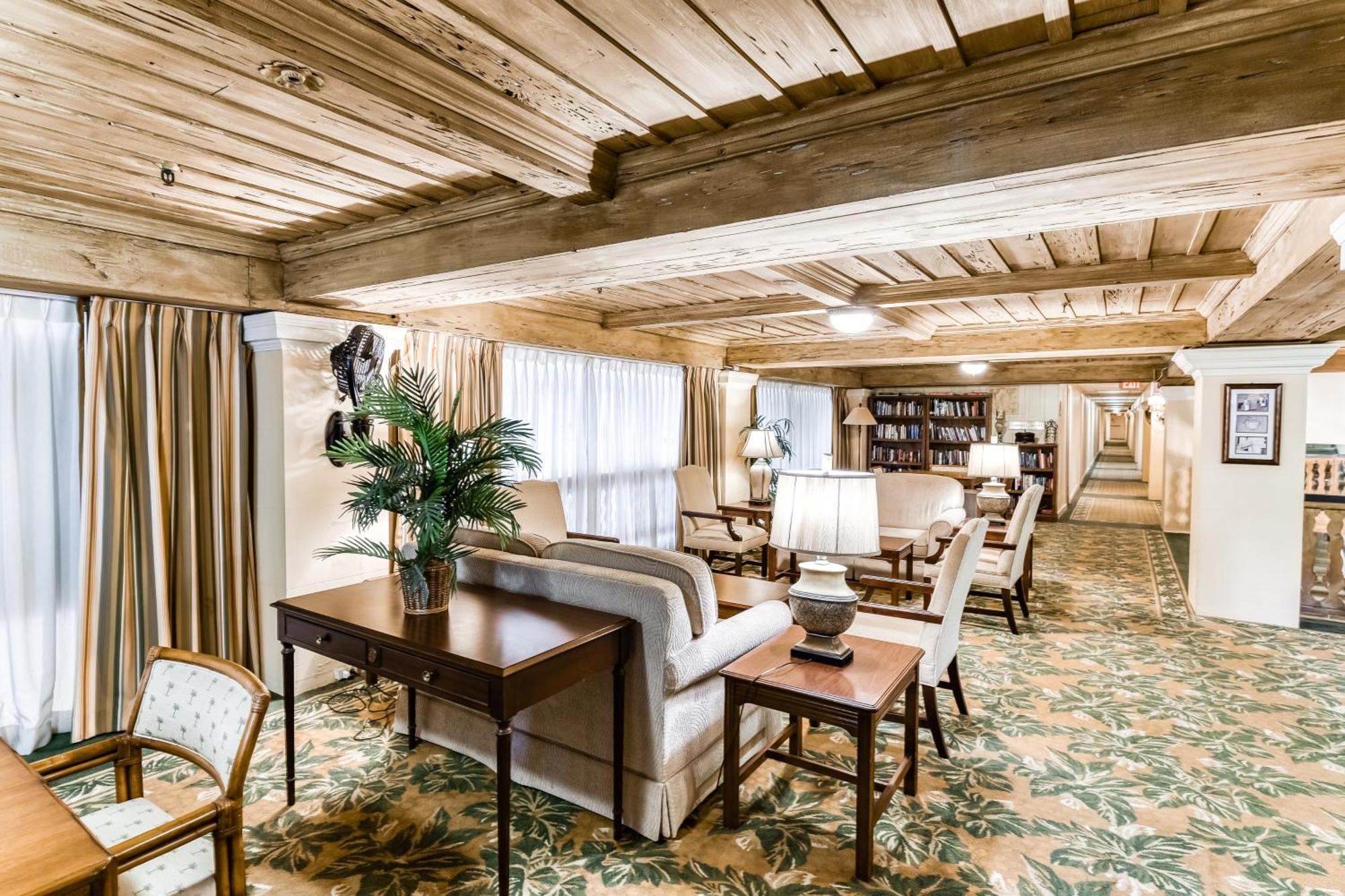 Palm Beach Hotel & Sunrise Cottage Room photo