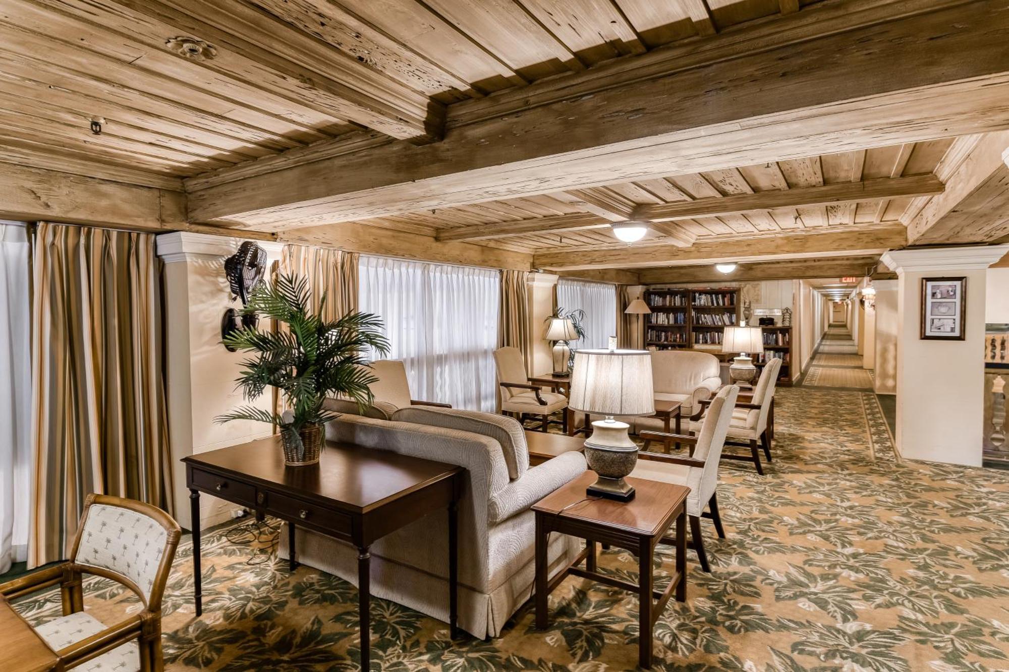 Palm Beach Hotel & Sunrise Cottage Room photo