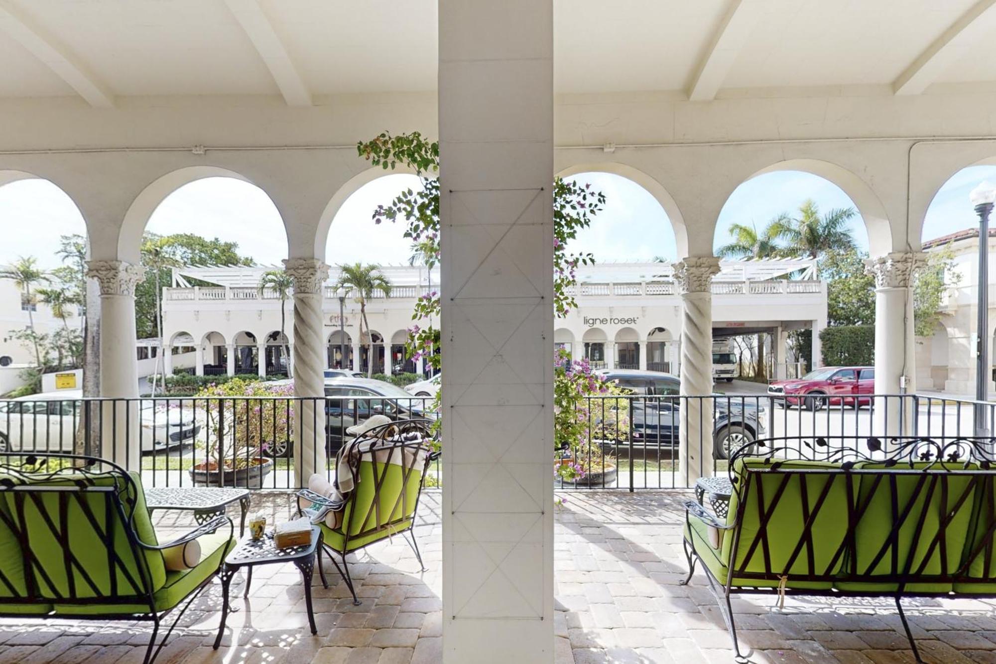Palm Beach Hotel & Sunrise Cottage Exterior photo